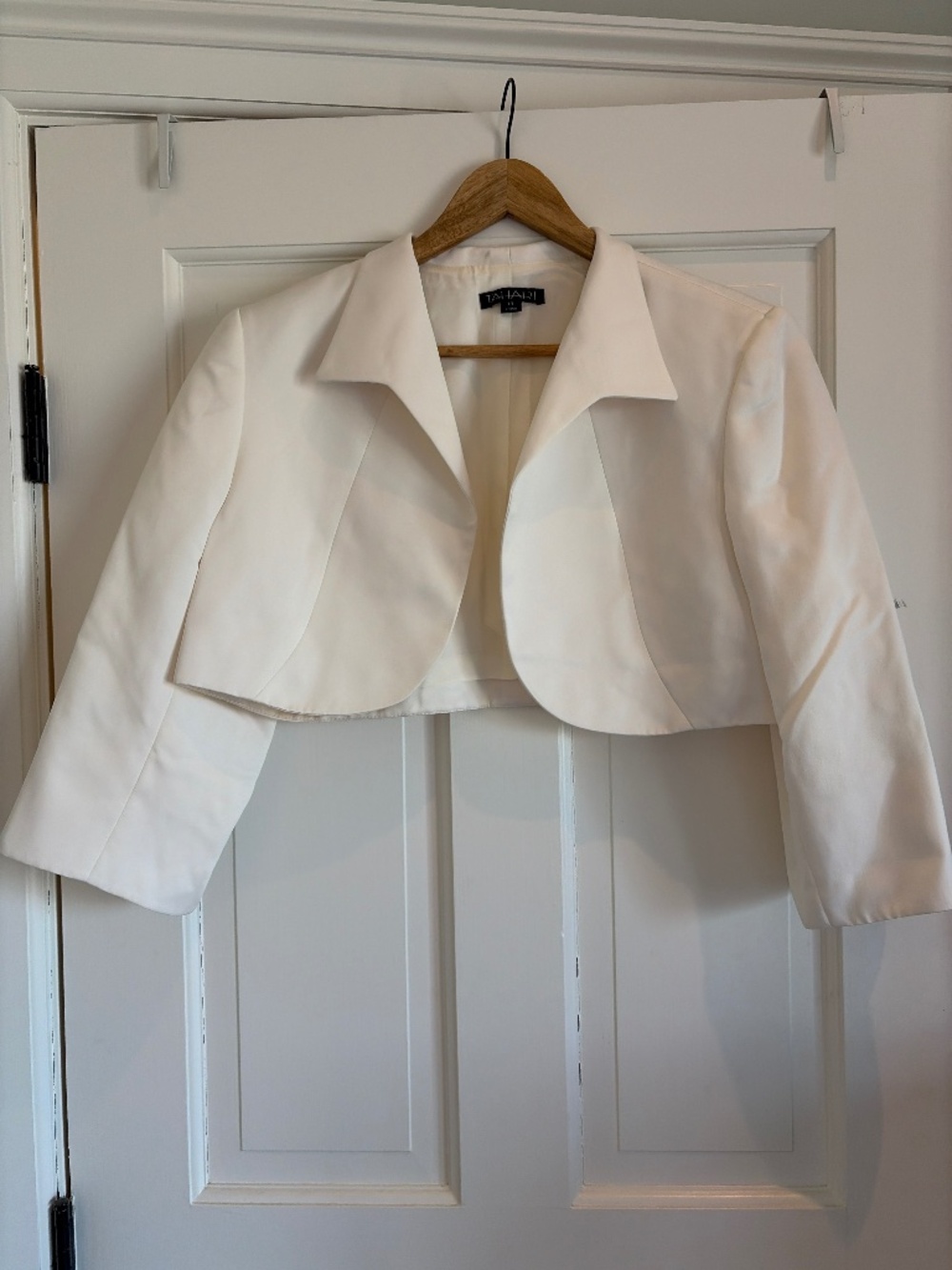 Dressy cropped jacket
